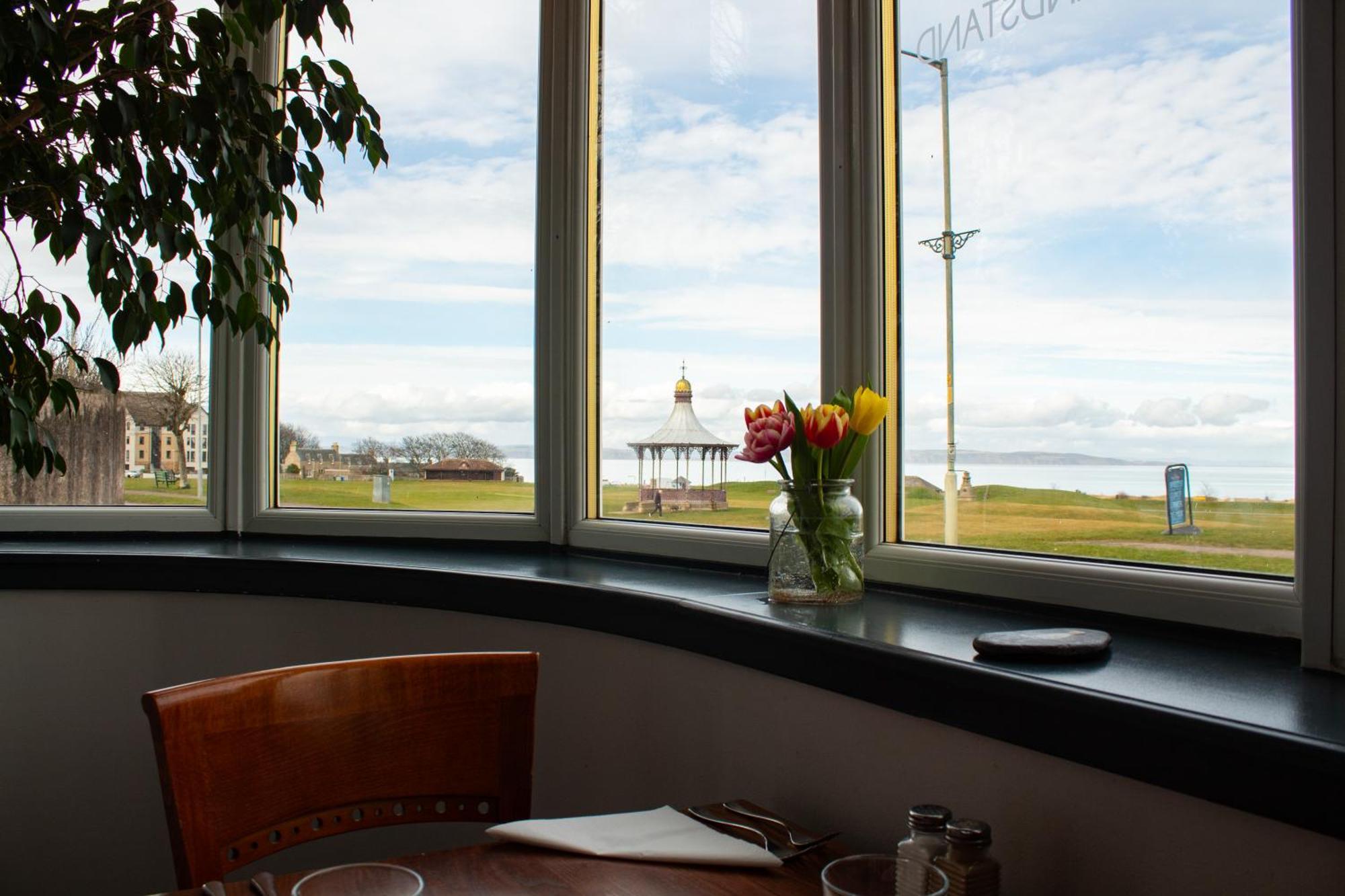 Hotel The Bandstand Nairn
