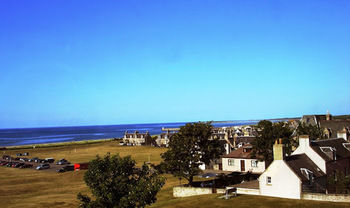 The Bandstand 3* Nairn
